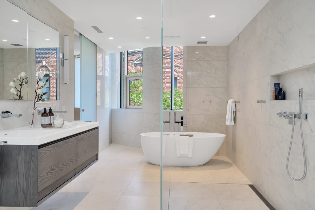 20 East 74th St Apt 2G D.Sender Meier RE