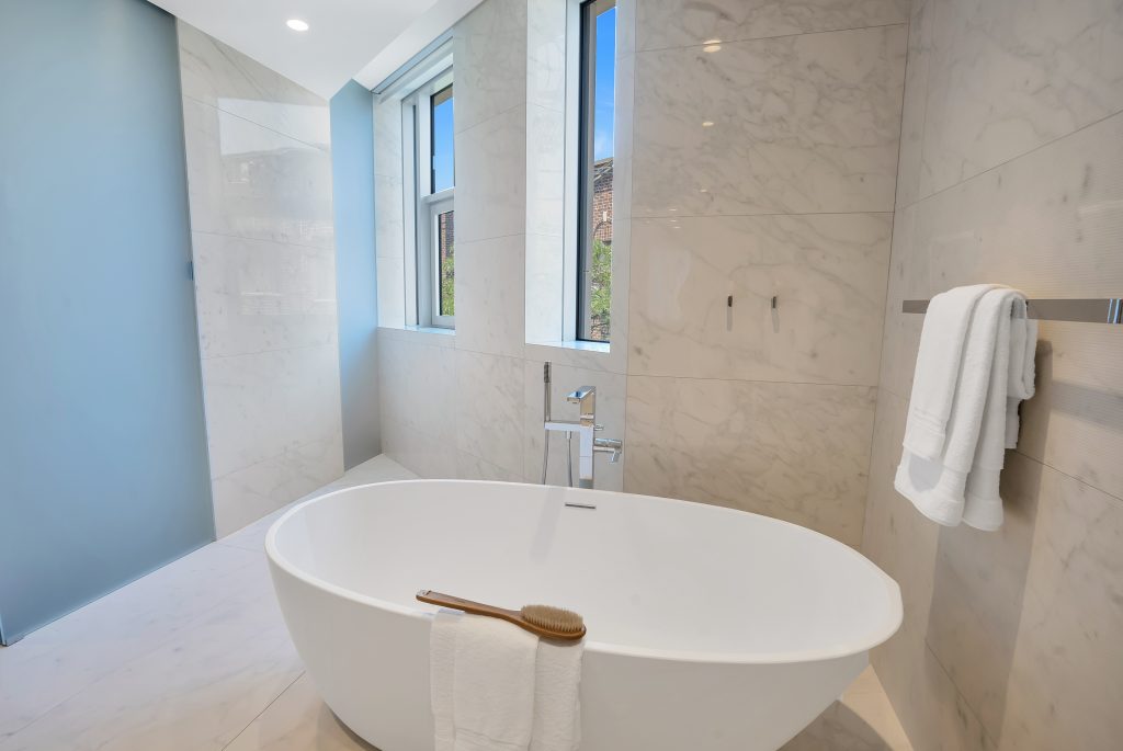 20 East 74th St Apt 2G D.Sender Meier RE
