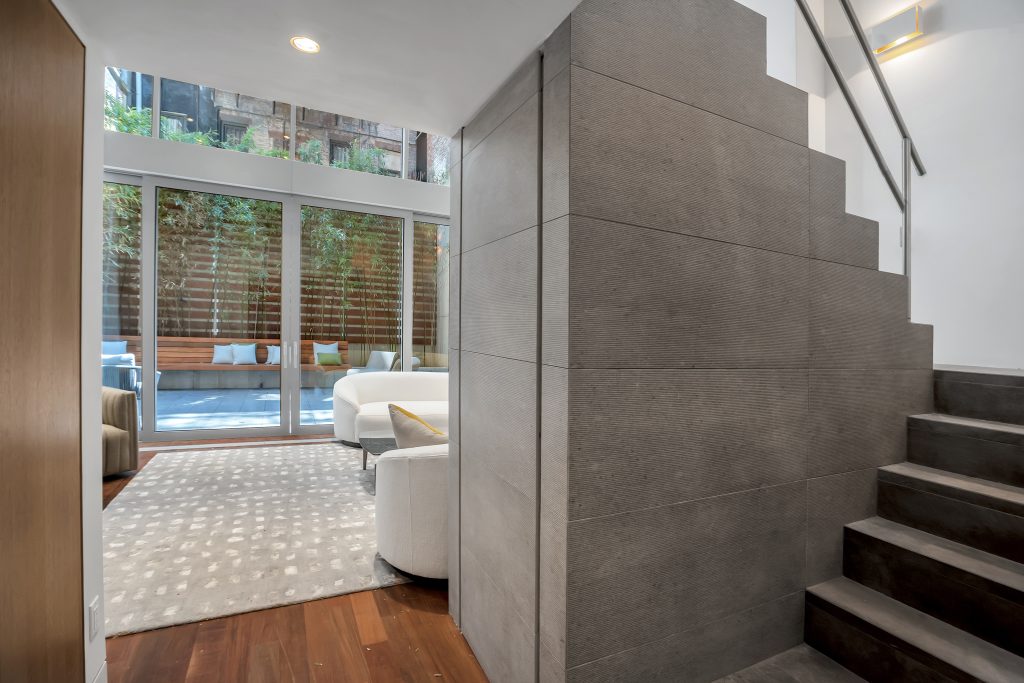 20 East 74th St Apt 2G D.Sender Meier RE