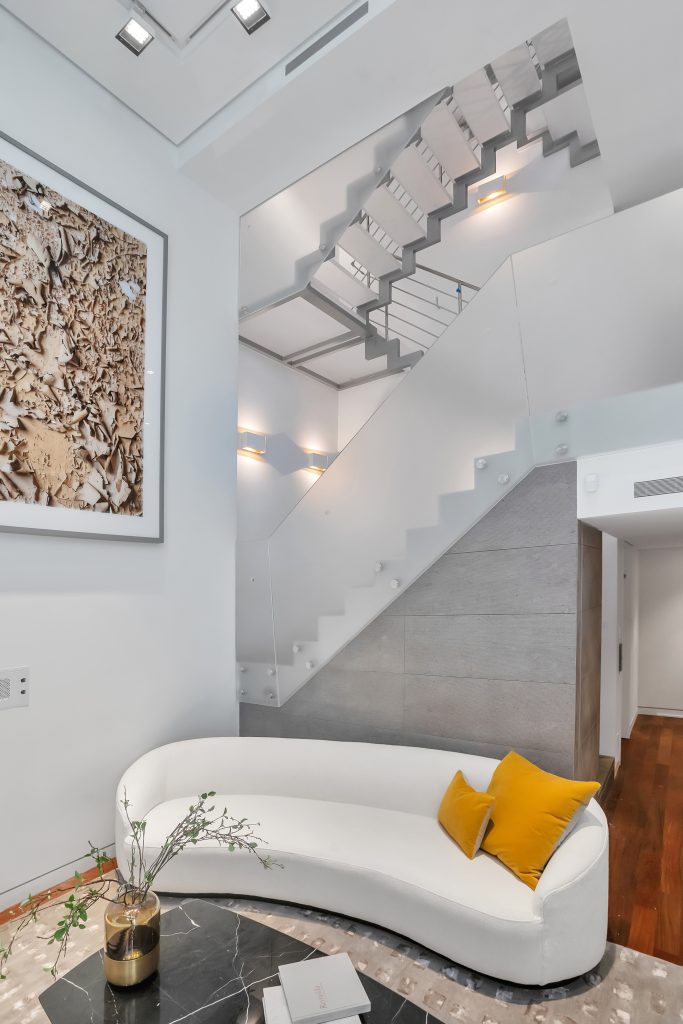 20 East 74th St Apt 2G D.Sender Meier RE