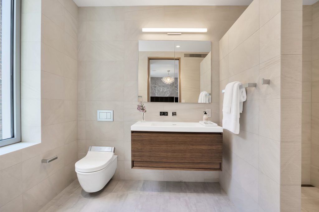 20 East 74th St Apt 2G D.Sender Meier RE