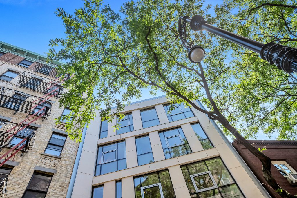 20 East 74th St Apt 2G D.Sender Meier RE