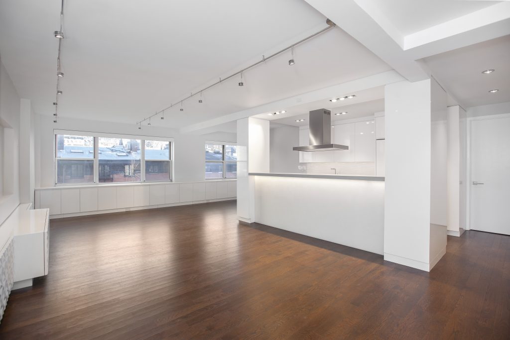 Fifth_Avenue_11_6T_Living_Room_