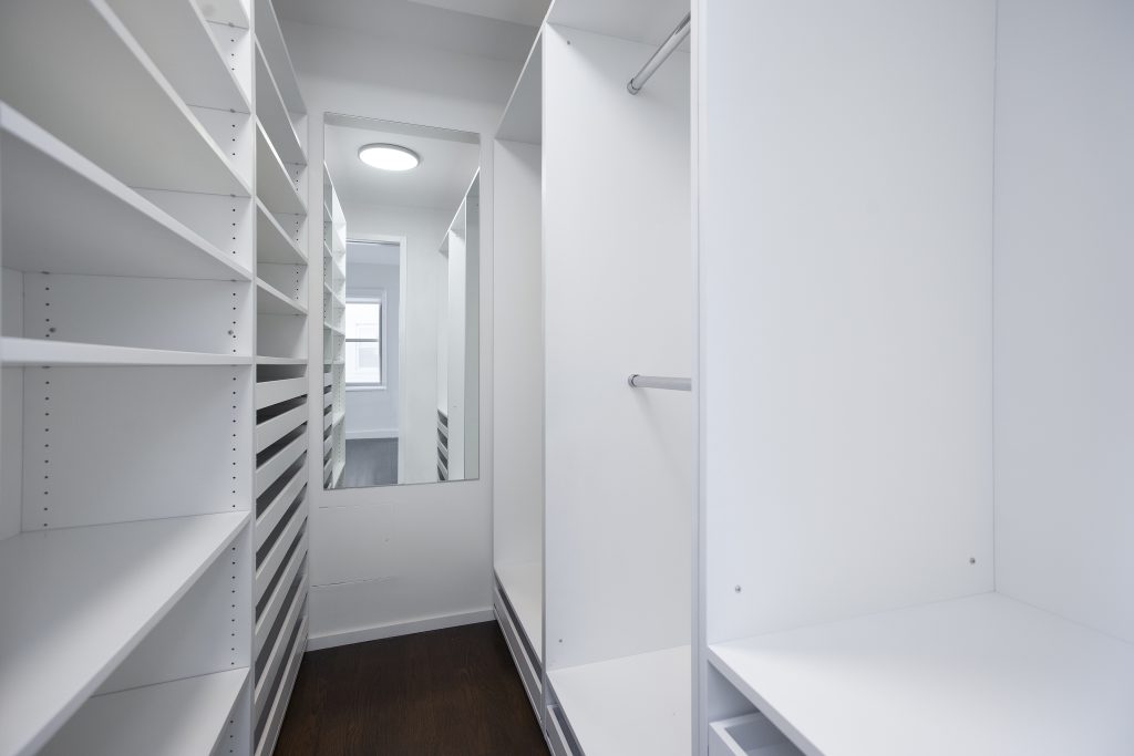 Fifth_Avenue_11_6T_Walk-In_Closet_